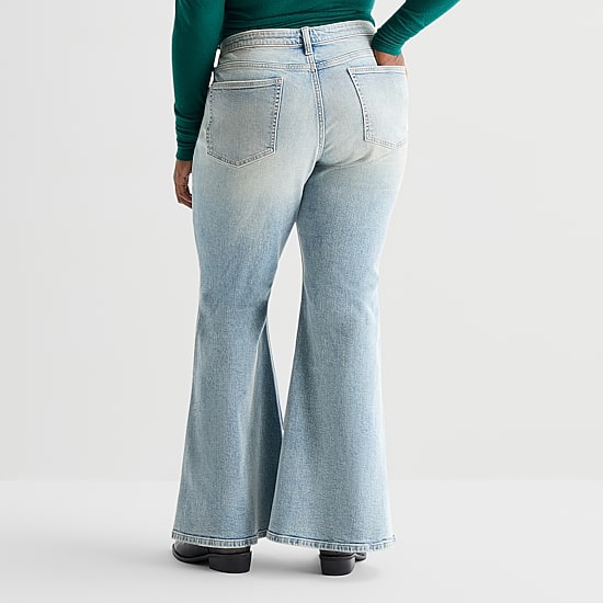 Arizona Womens Juniors Plus Low Rise Flare Leg Jean
