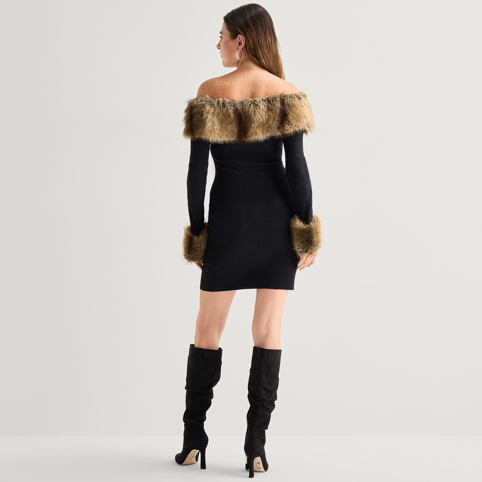 by&by Womens Juniors Long Sleeve Sweater Dress