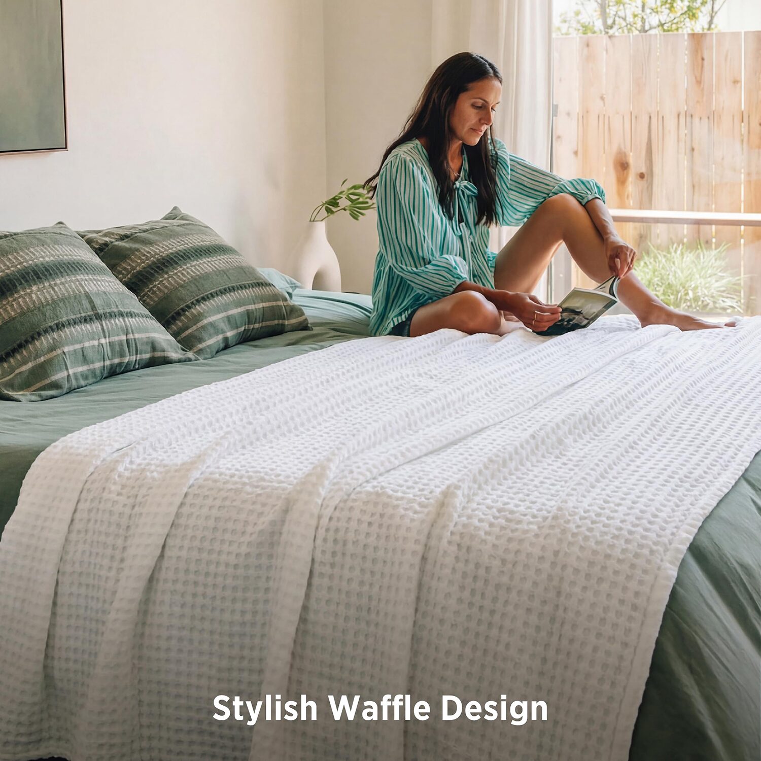 Bedsure® Woven Bamboo Waffle Midweight Blanket