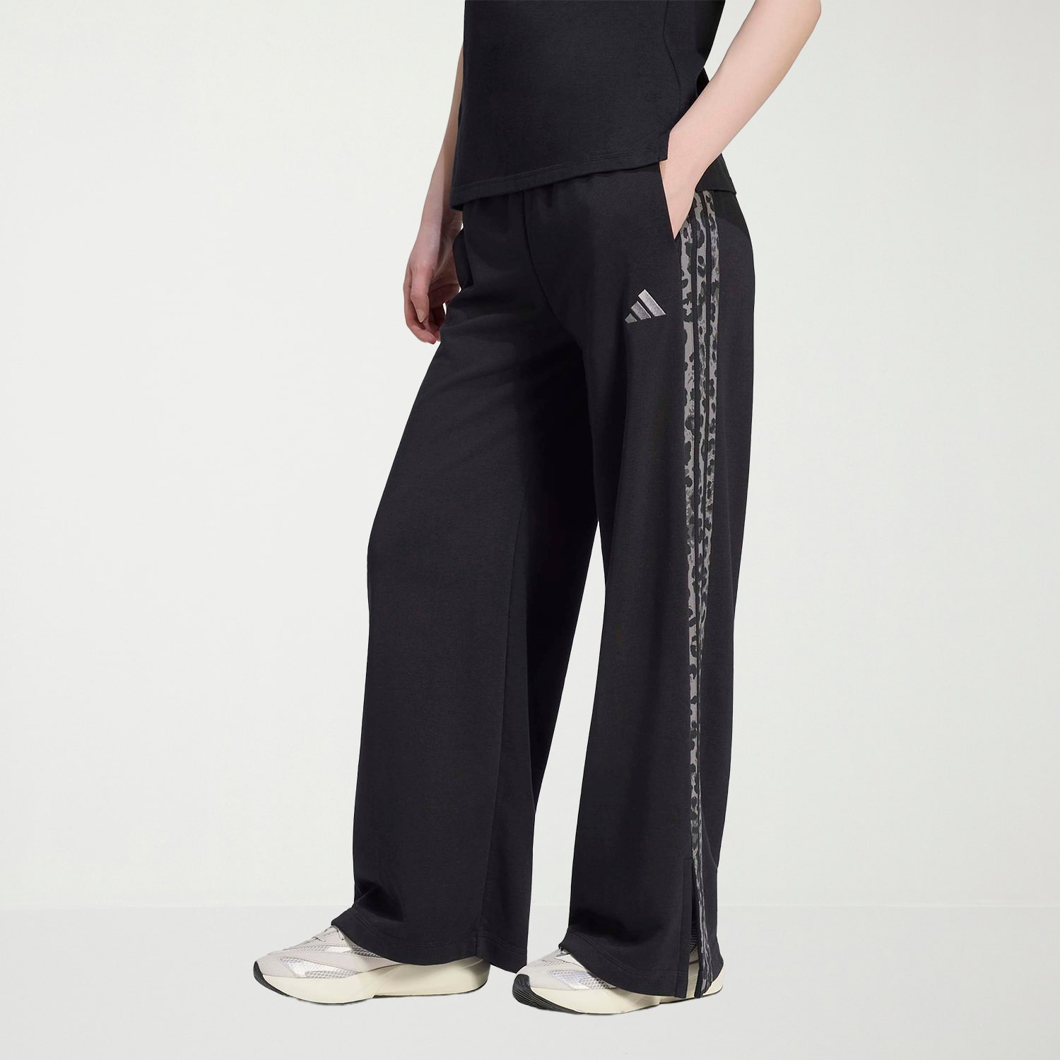 adidas Womens Wide Leg Mid Rise Loose Fit Active Jogger Pant