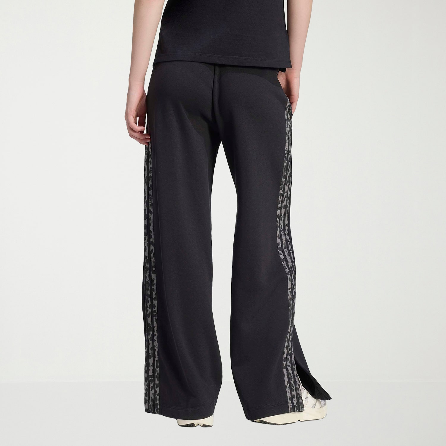 adidas Womens Wide Leg Mid Rise Loose Fit Active Jogger Pant