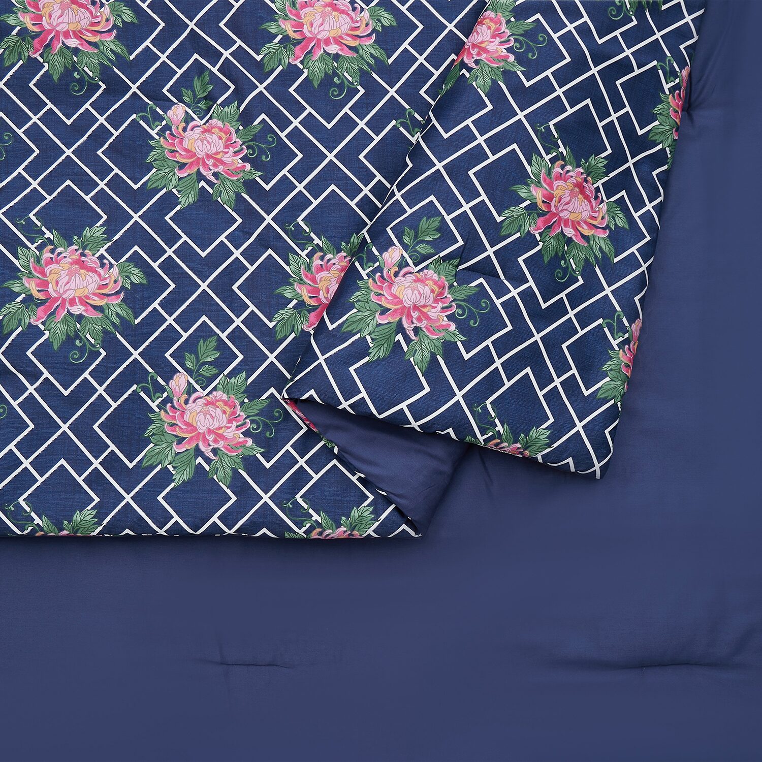 Dee Ocleppo Chrysanthemum Geo 3-pc. Reversible Comforter Set