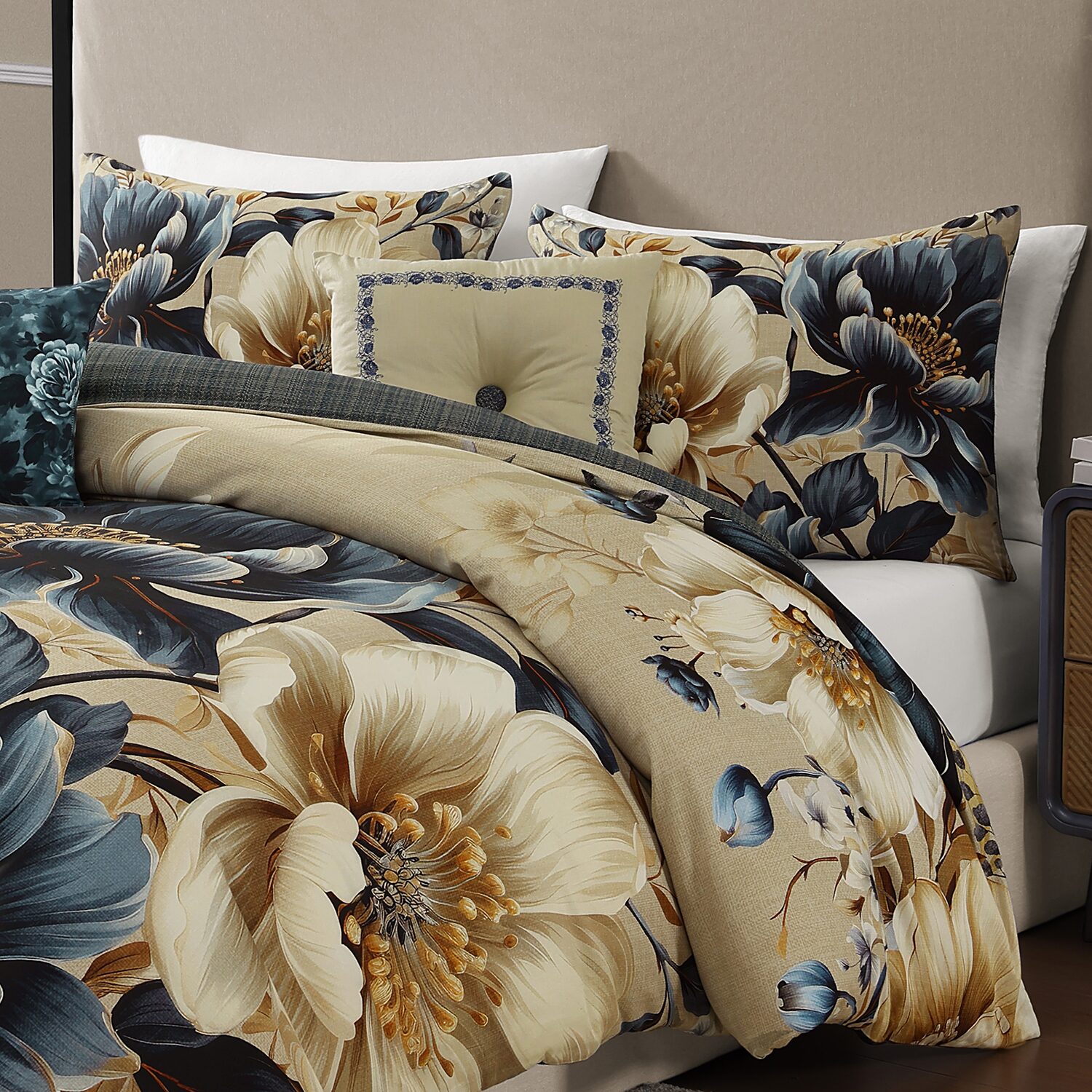 Bebejan English Manor 5-pc. Midweight Reversible Comforter Set