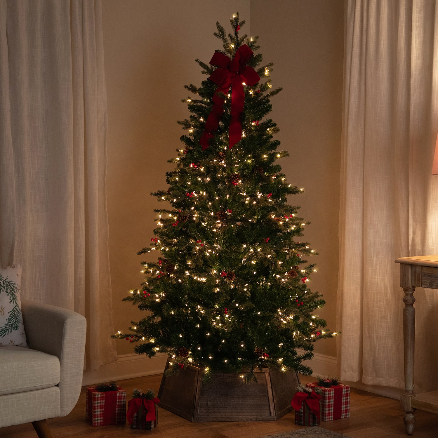 Northlight Real Touch Pre Lit Mixed Noble Spruce Artificial Foot Pre-Lit Spruce Christmas Tree