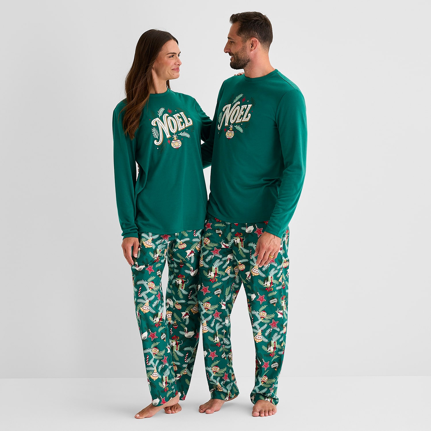 North Pole Trading Co. Unisex Adaptive Easy-on + Easy-off Crew Neck Long Sleeve 2-pc. Matching Family Pajama Set