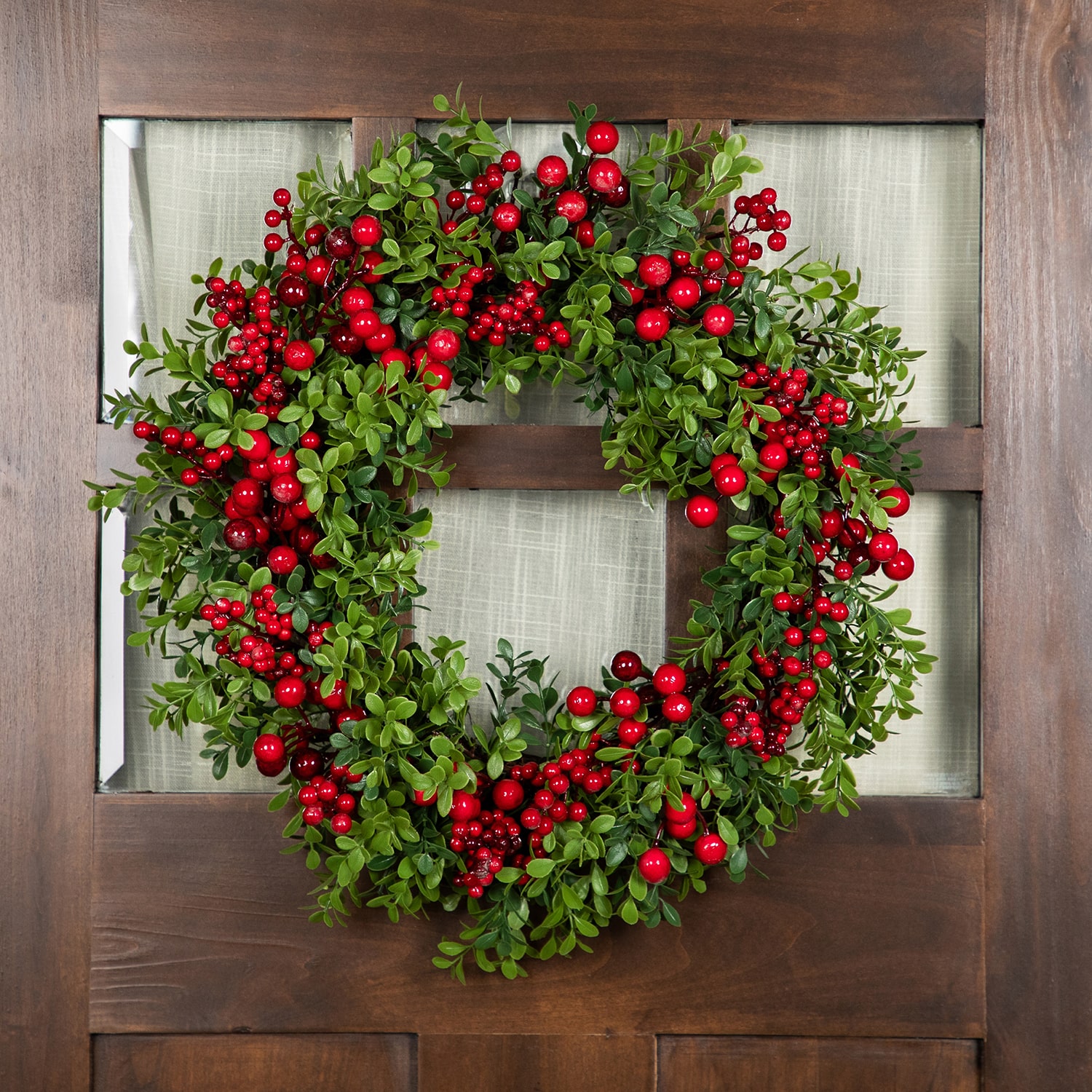 Northlight 20" Berry And Boxwood Small Artificial Wreath