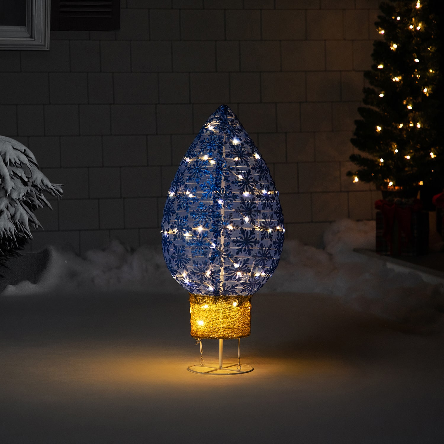 Northlight 32" Led Lighted Retro Light Bulb Outdoor Christmas Yard Art