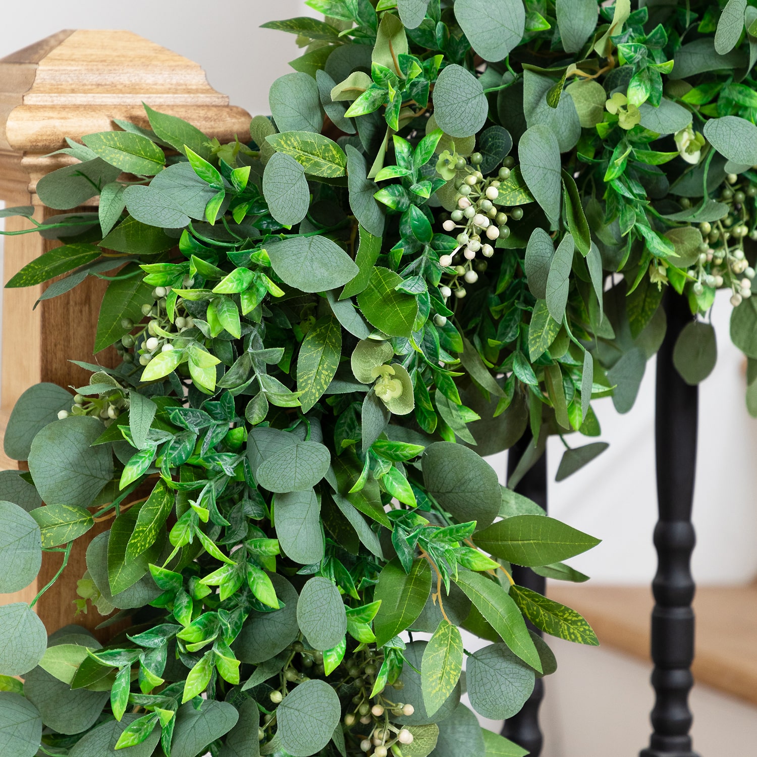 Northlight 10ft Silver Dollar And Seeded Eucalyptus Artificial Christmas Outdoor Garland