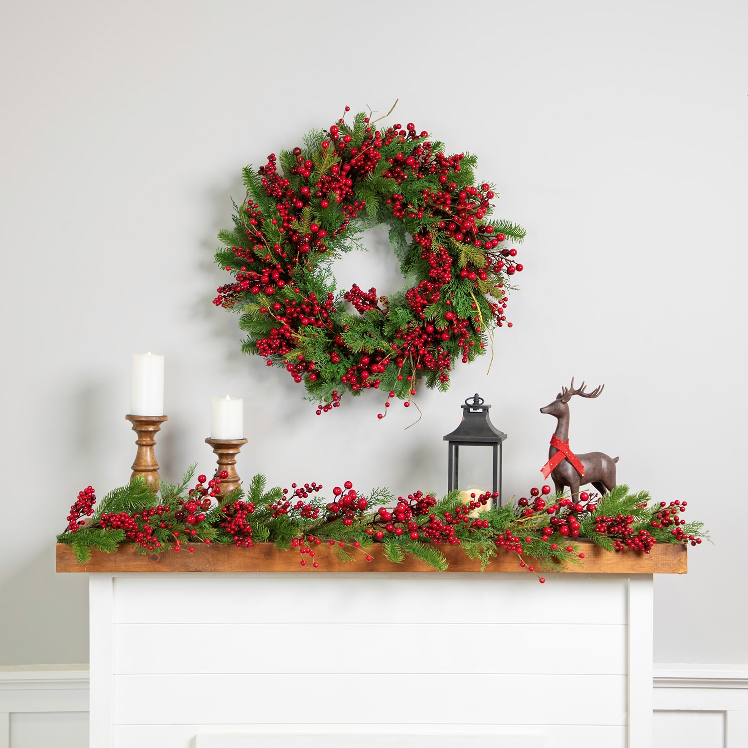 Northlight 28" Cedar Pine And Berries Artificial Wreath