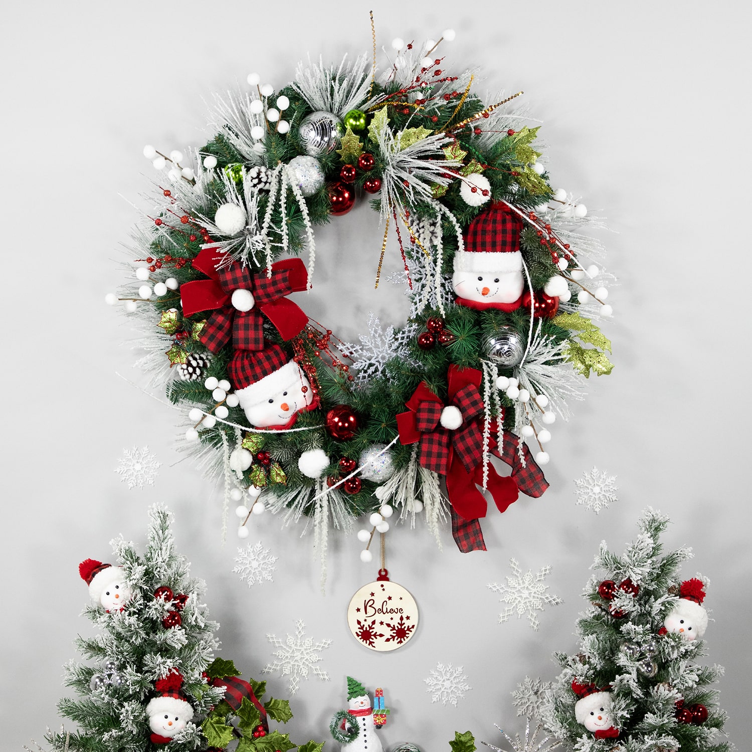 Northlight 40" Snowmen And Icicles Pine Artificial Wreath