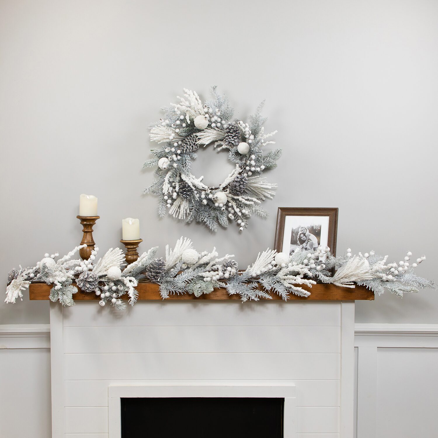 Northlight 6ft Flocked Pinecones And Berries Artificial Pine Christmas Outdoor Garland