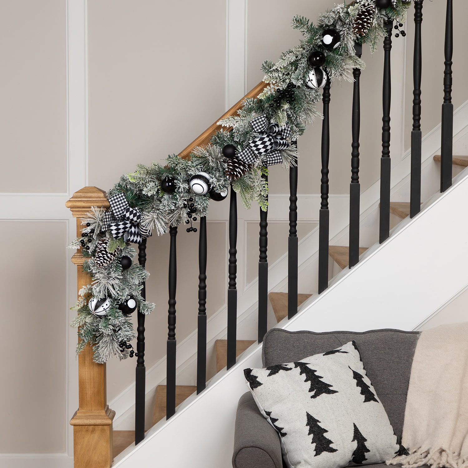 Northlight 6ft Flocked Pine With Harlequin Ornaments And Bows Artificial Christmas Outdoor Garland
