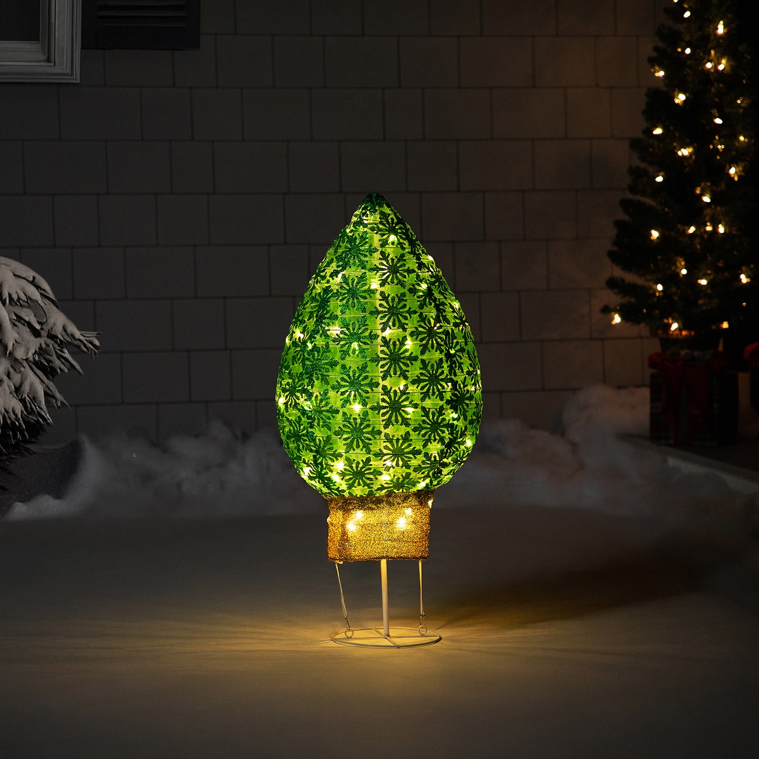 Northlight 32" Led Lighted Retro Bulb Outdoor Christmas Yard Art