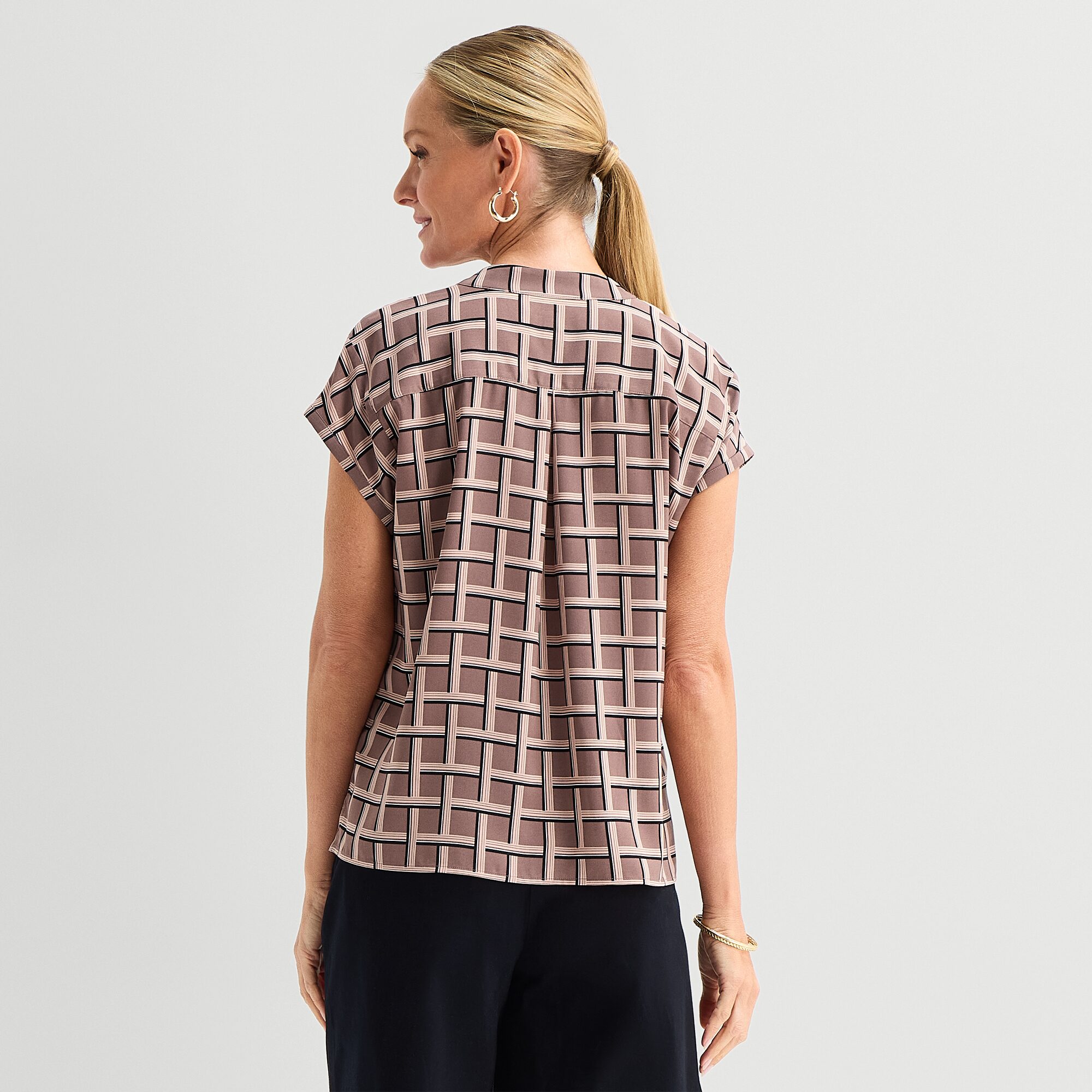 Liz Claiborne Womens Henley Neck Short Sleeve Blouse
