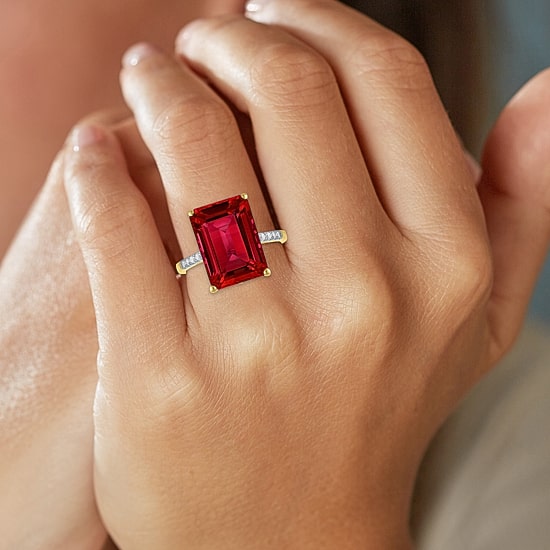 (G-H/Si2-I1) Womens 1/10 CT. T.W. Gemstone 10K Gold Side Stone Cocktail Ring