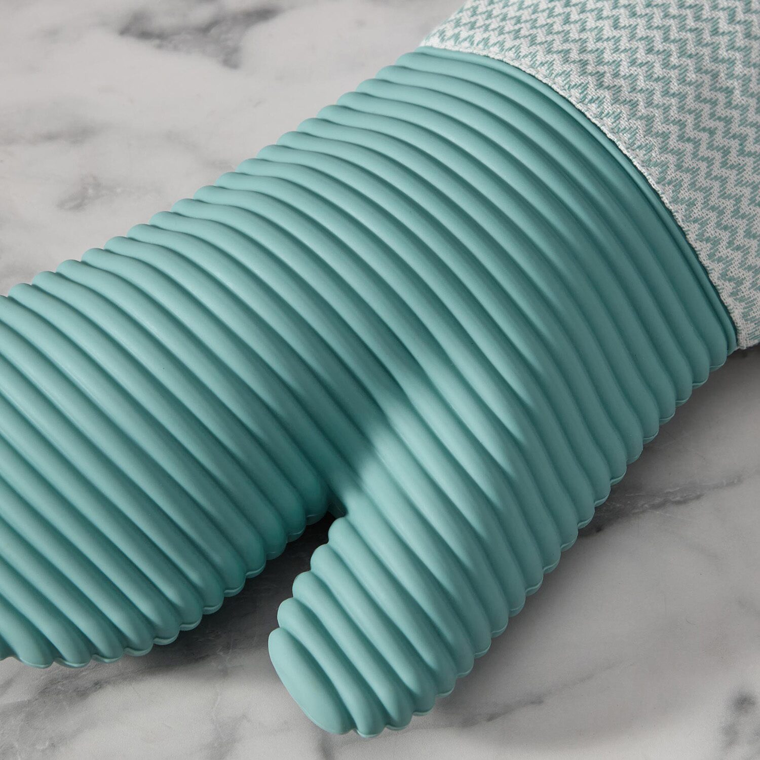 Threadmade Sirena 2-pc. Oven Mitt