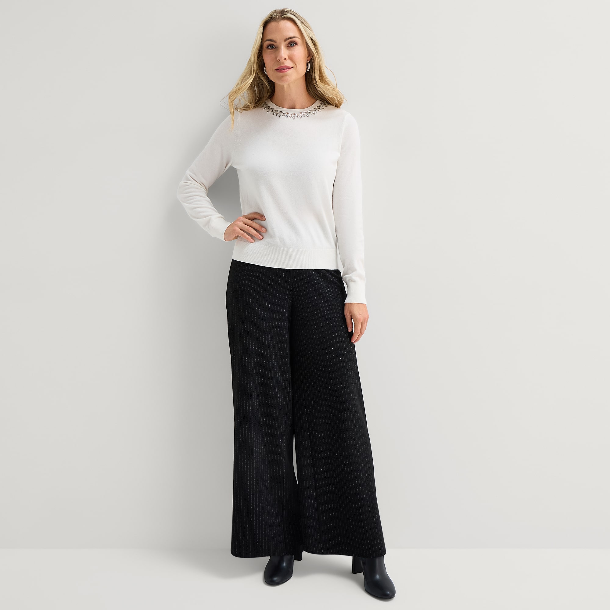 Liz Claiborne Womens Crew Neck Embellished Long Sleeve Pullover Sweater