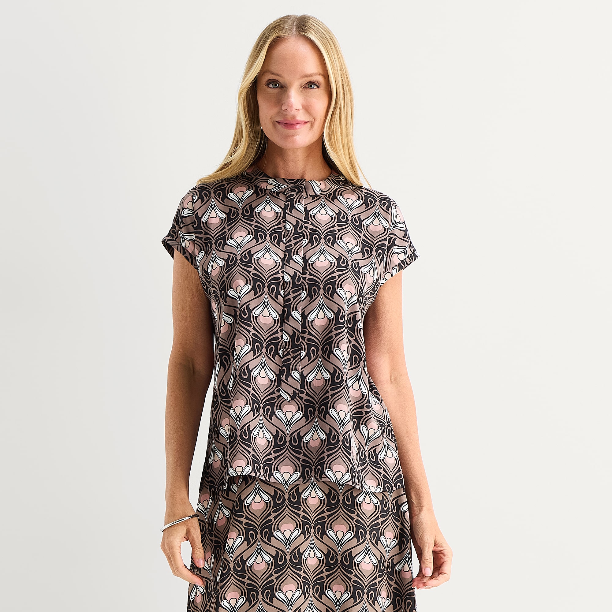 Liz Claiborne Womens Round Neck Short Sleeve Blouse