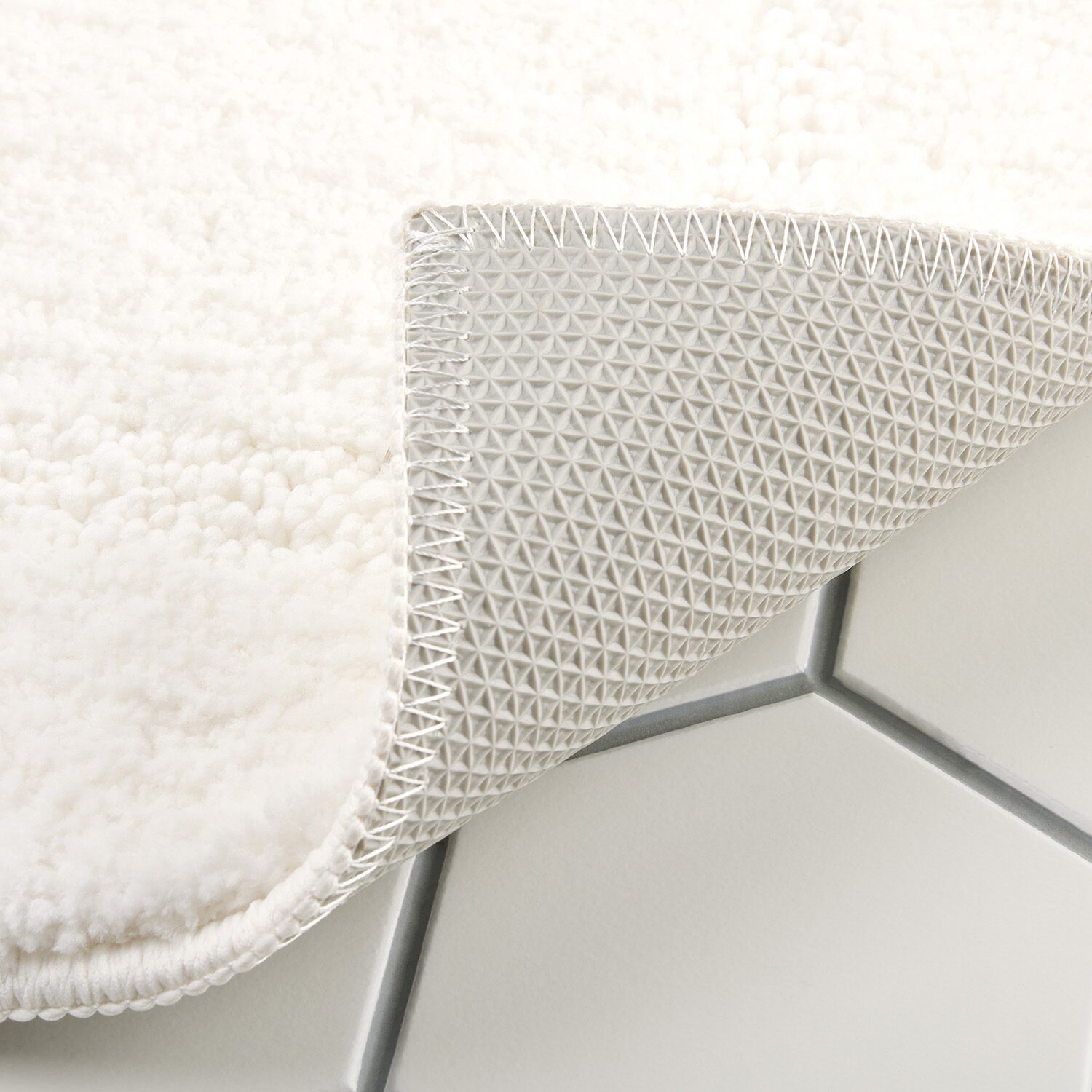 Town And Country Plush Border Bath Mat