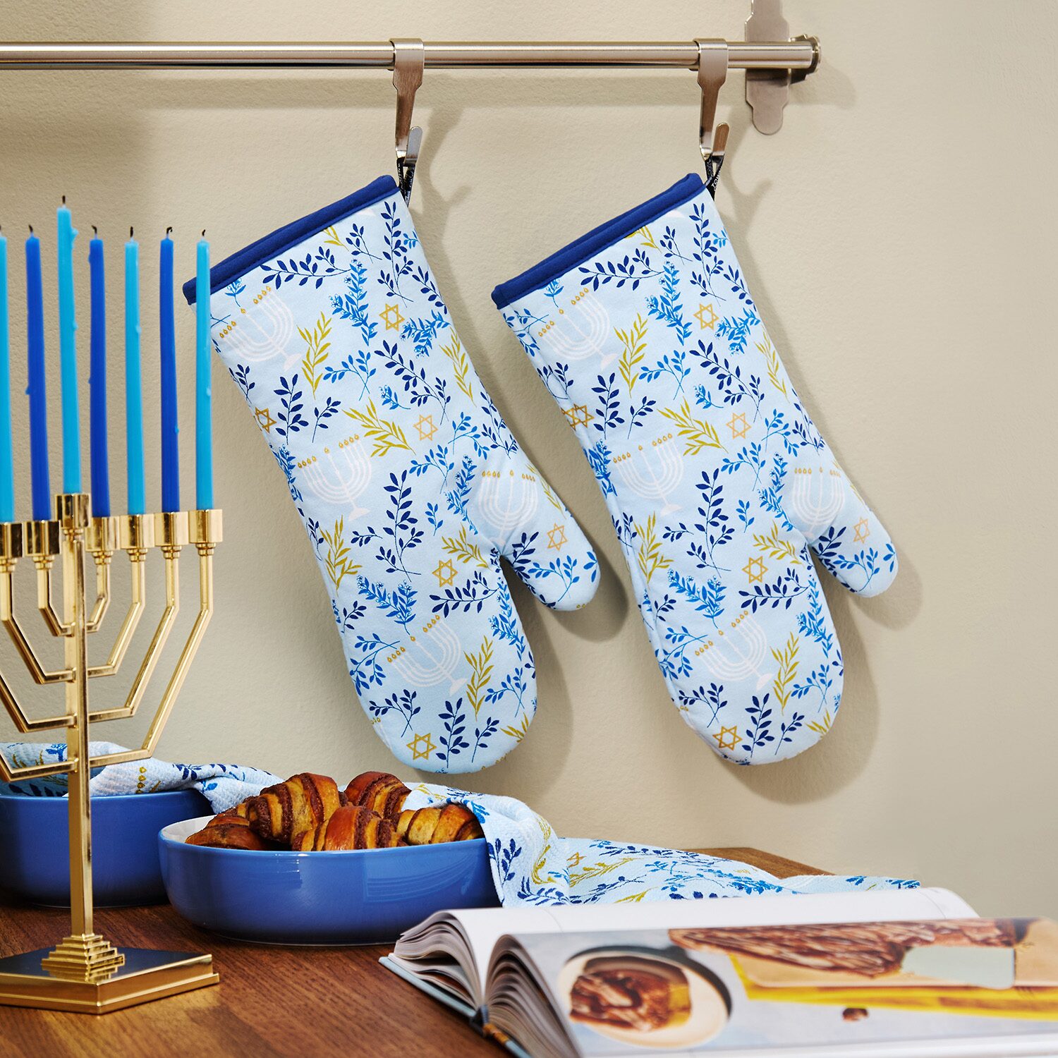 Town And Country Hanukkah Dance 2-pc. Oven Mitt