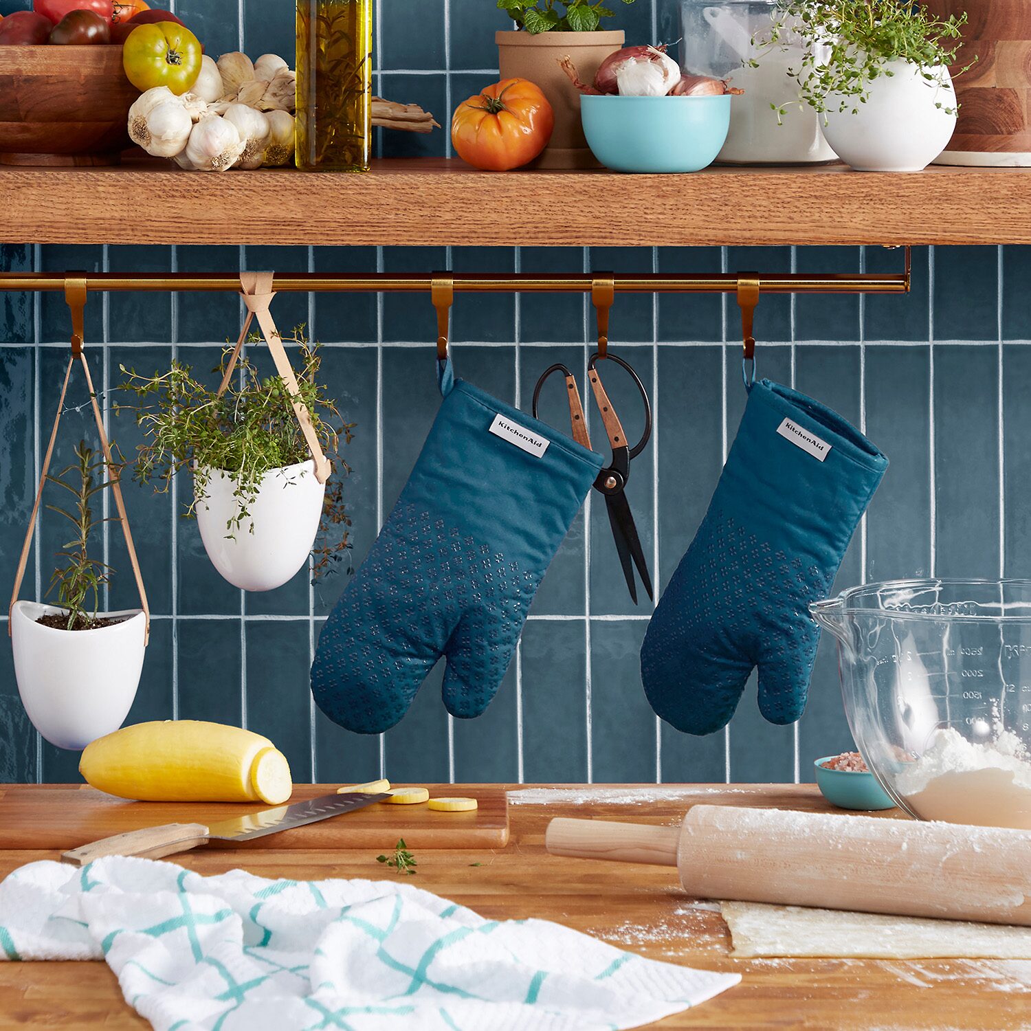 KitchenAid Asteroid 2-pc. Oven Mitt