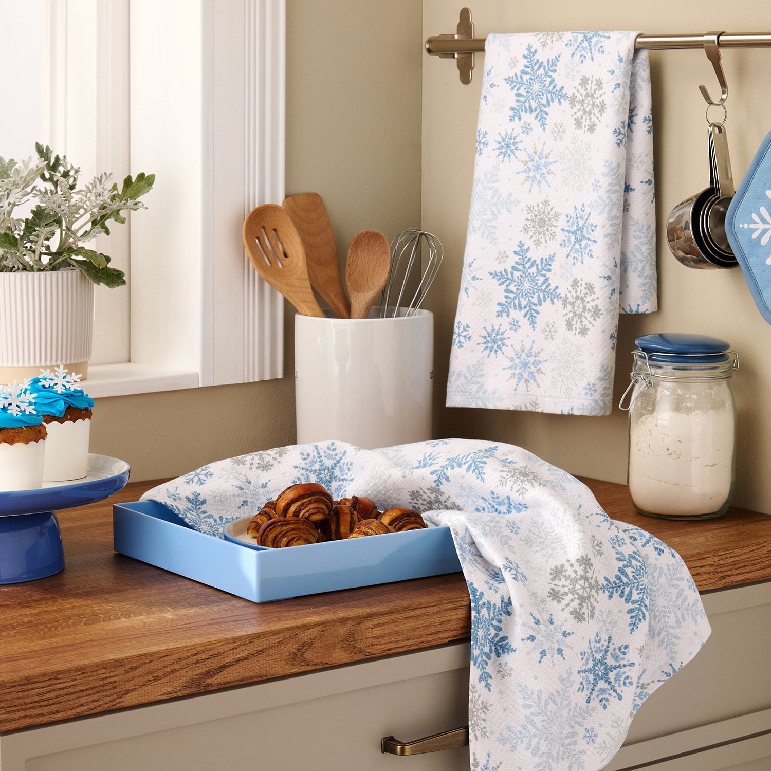 Town And Country Snowflakes 2-pc. Kitchen Towel
