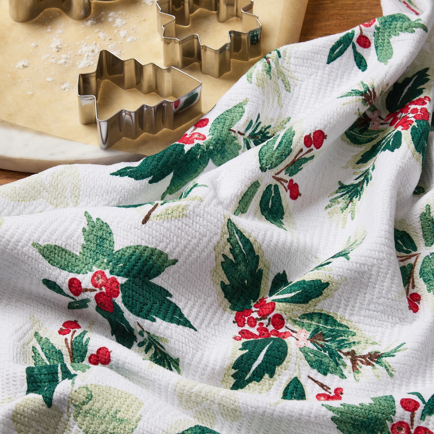 Town And Country Holly Berry 2-pc. Kitchen Towel