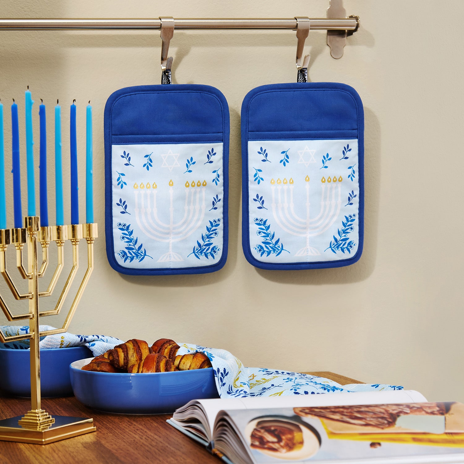 Town And Country Hanukkah Dance 2-pc. Pot Holder
