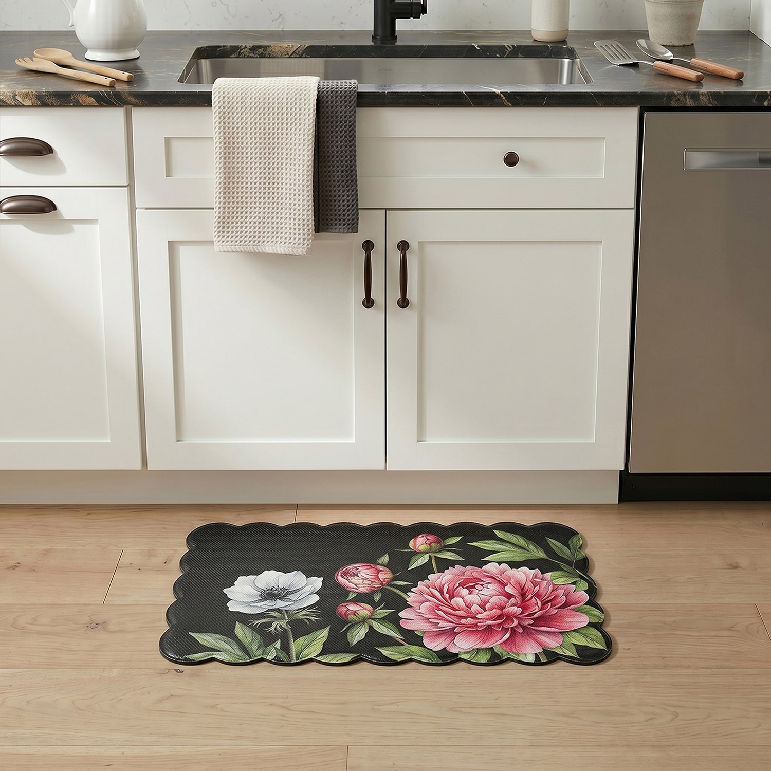 Achim Scalloped Peony Anti-Fatigue 18"x30" Kitchen Mat