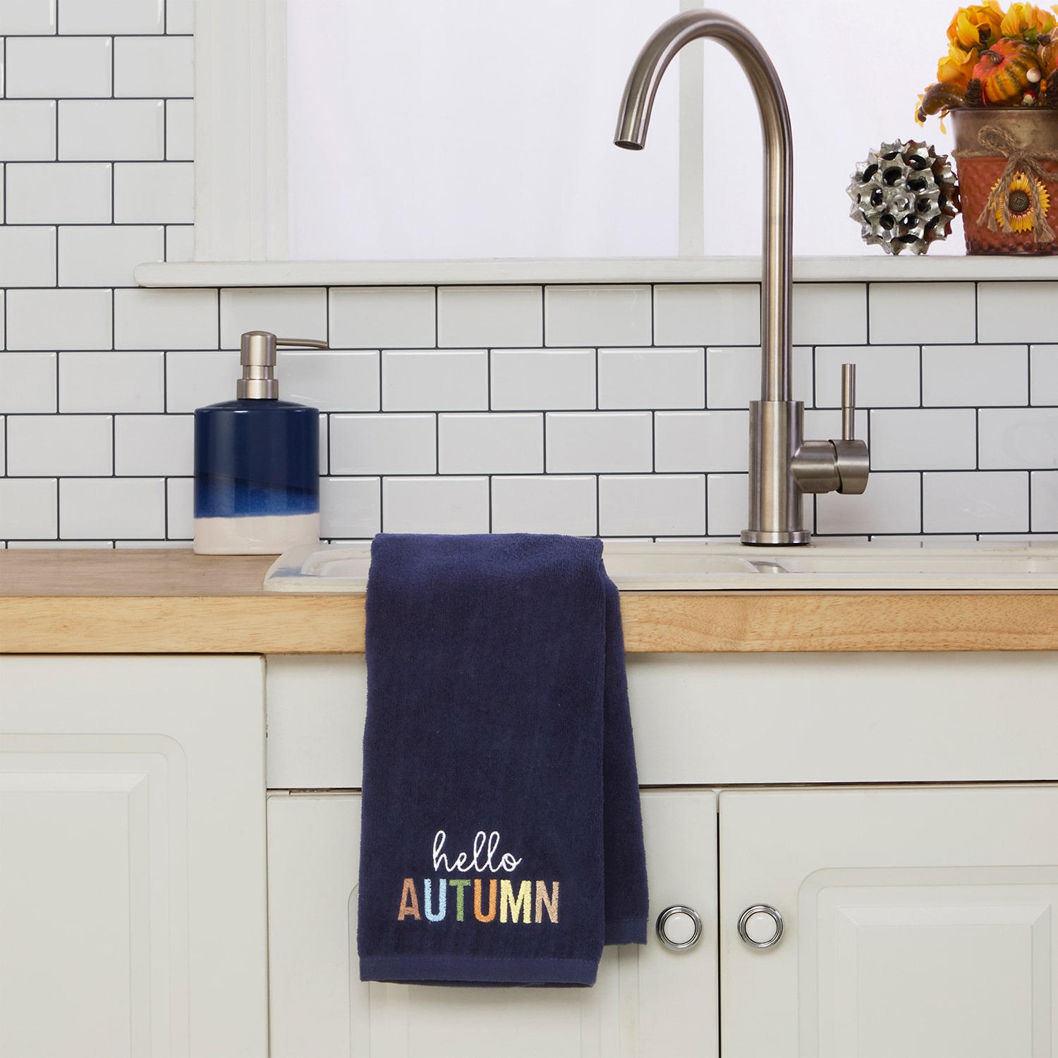 Saturday Knight Hello Autumn 2-pc. Hand Towel