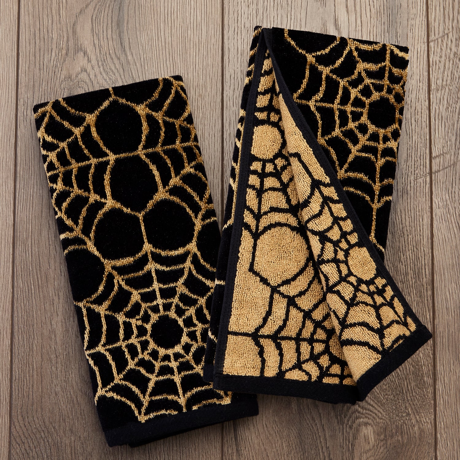 Saturday Knight Spider Webs Black With Gold 2-pc. Hand Towel