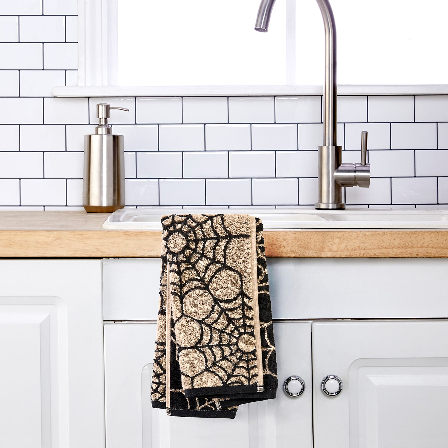 Saturday Knight Spider Webs Tan 2-pc. Hand Towel