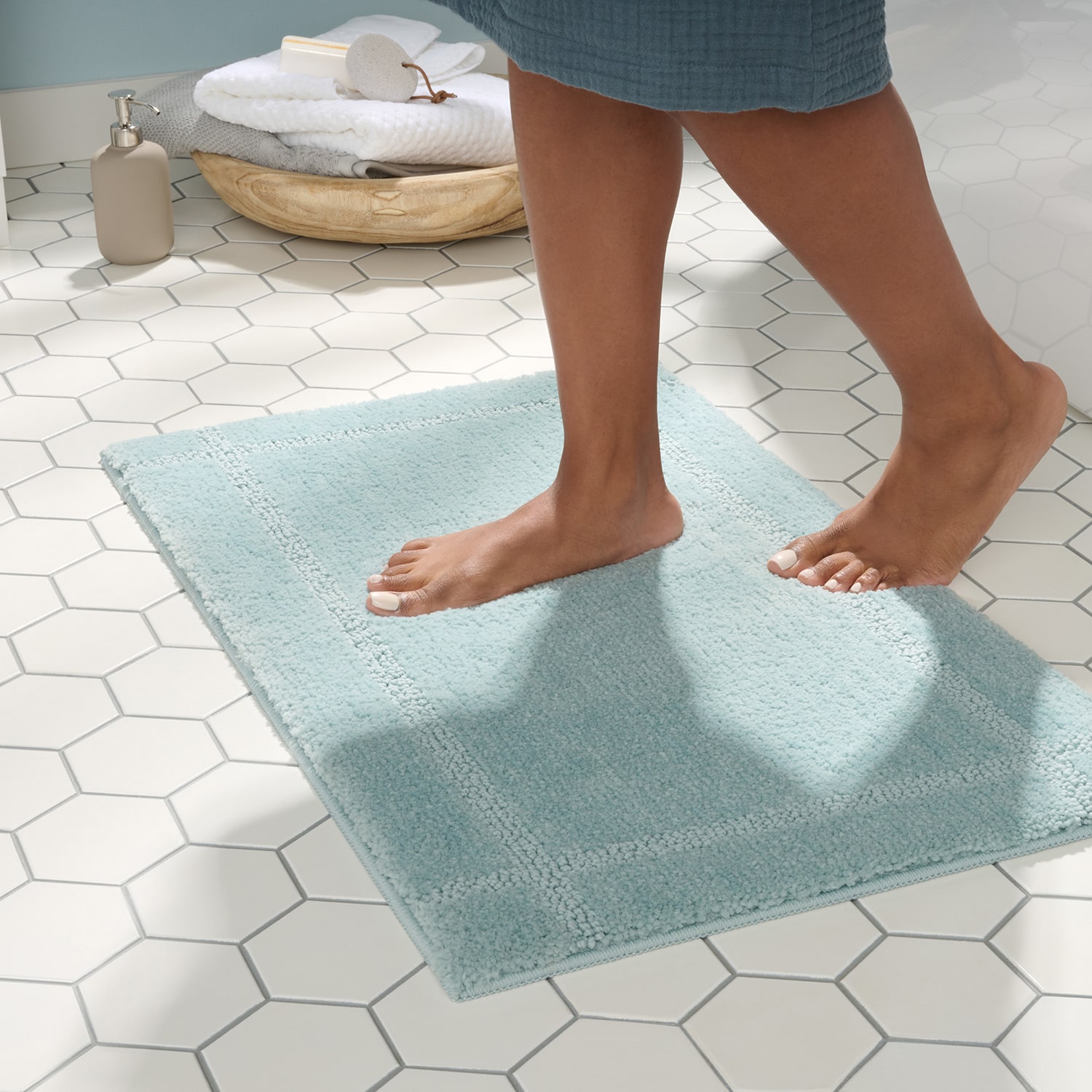 Town And Country Plush Border Bath Mat
