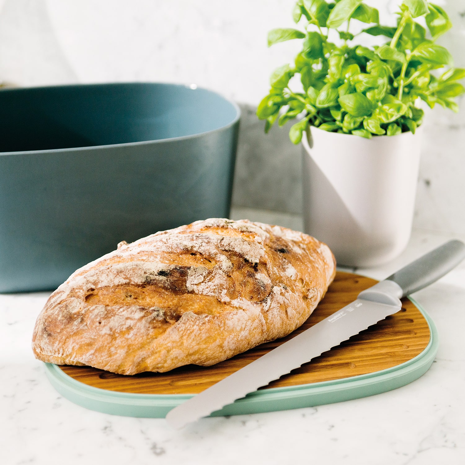BergHOFF Leo Cutting Board With Bread Box