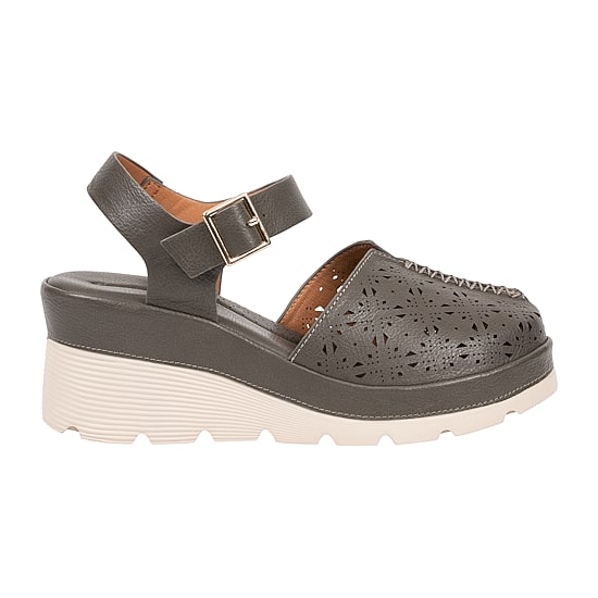 GC Shoes Carmel Womens Round Closed Toe Clogs - JCPenney