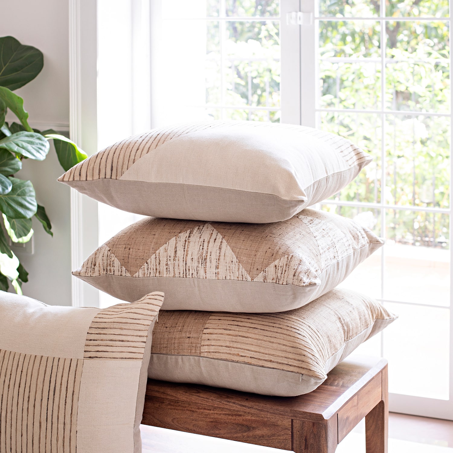 LR Home Beaumontia Lumbar Pillow