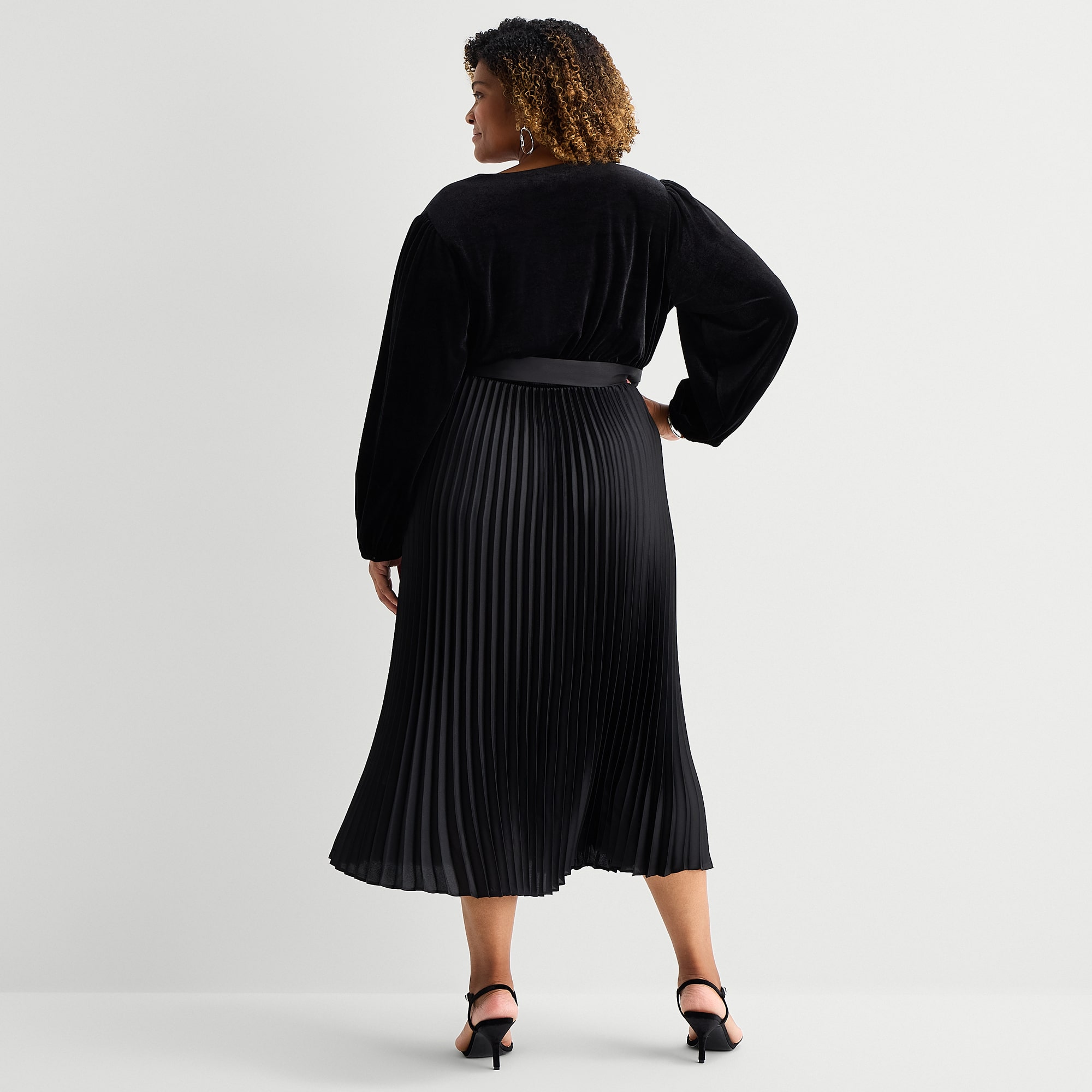 Sandra Darren Womens Plus Midi V Neck Long Sleeve Bishop Fit + Flare Dress
