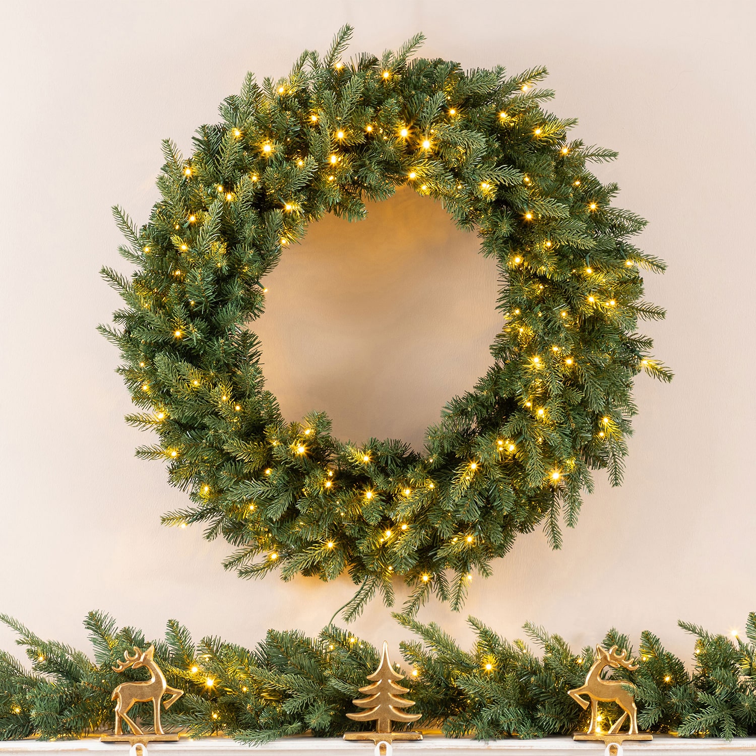 Glitzhome 32" Greenery Pine Wreath