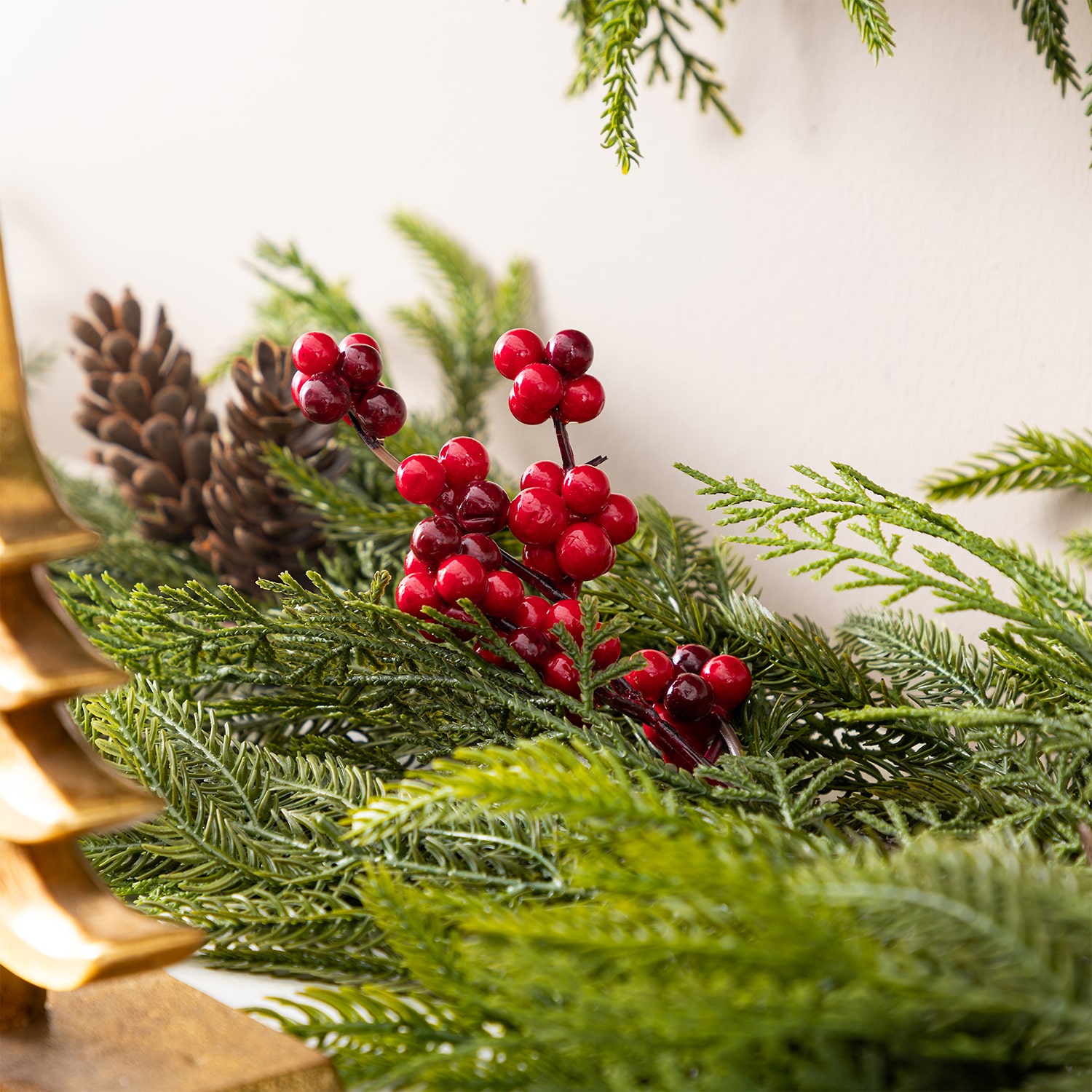 Glitzhome 18ft Dripping Wreath