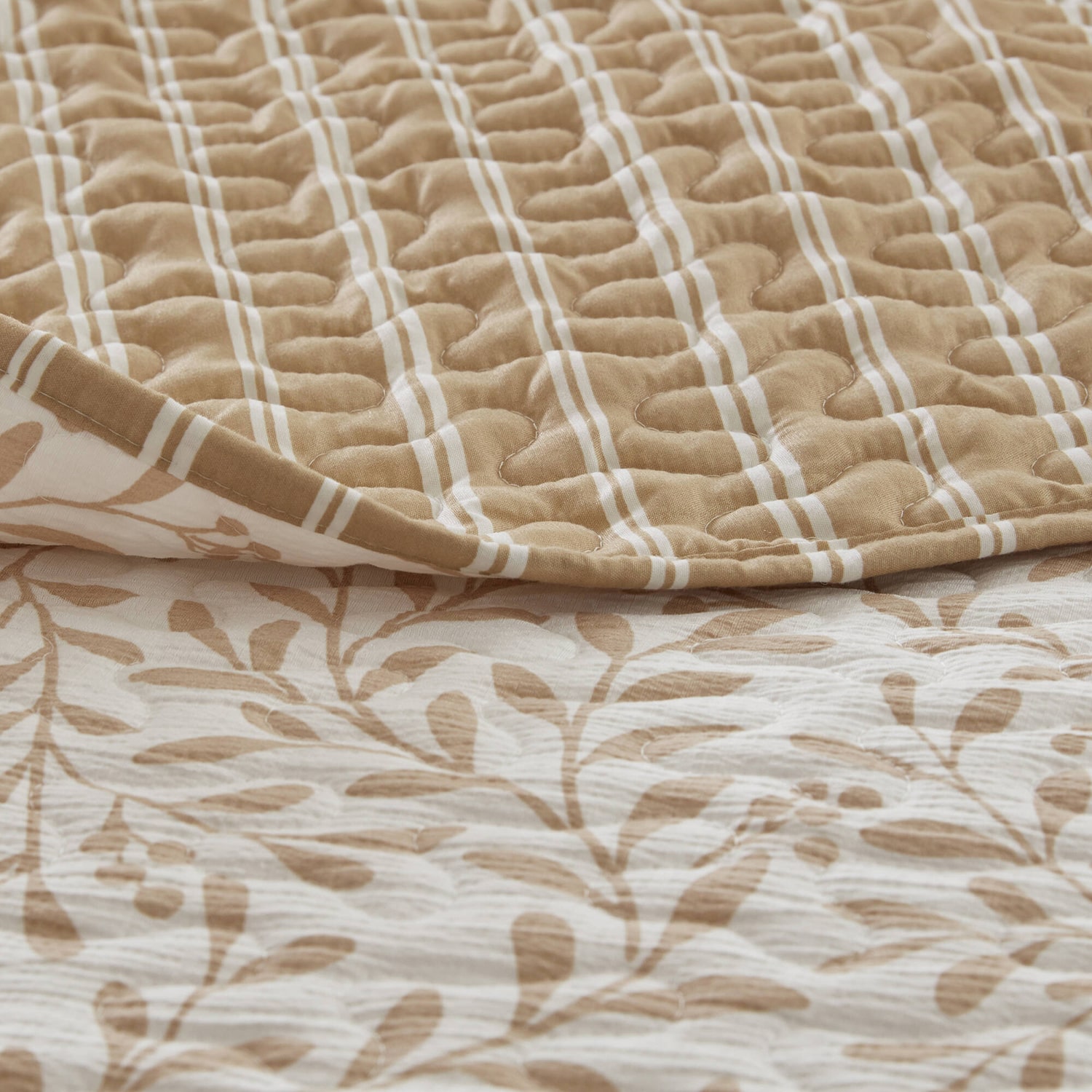 Madison Park Eamon Reversible Print Scalloped Edge 3-pc. Quilt Set