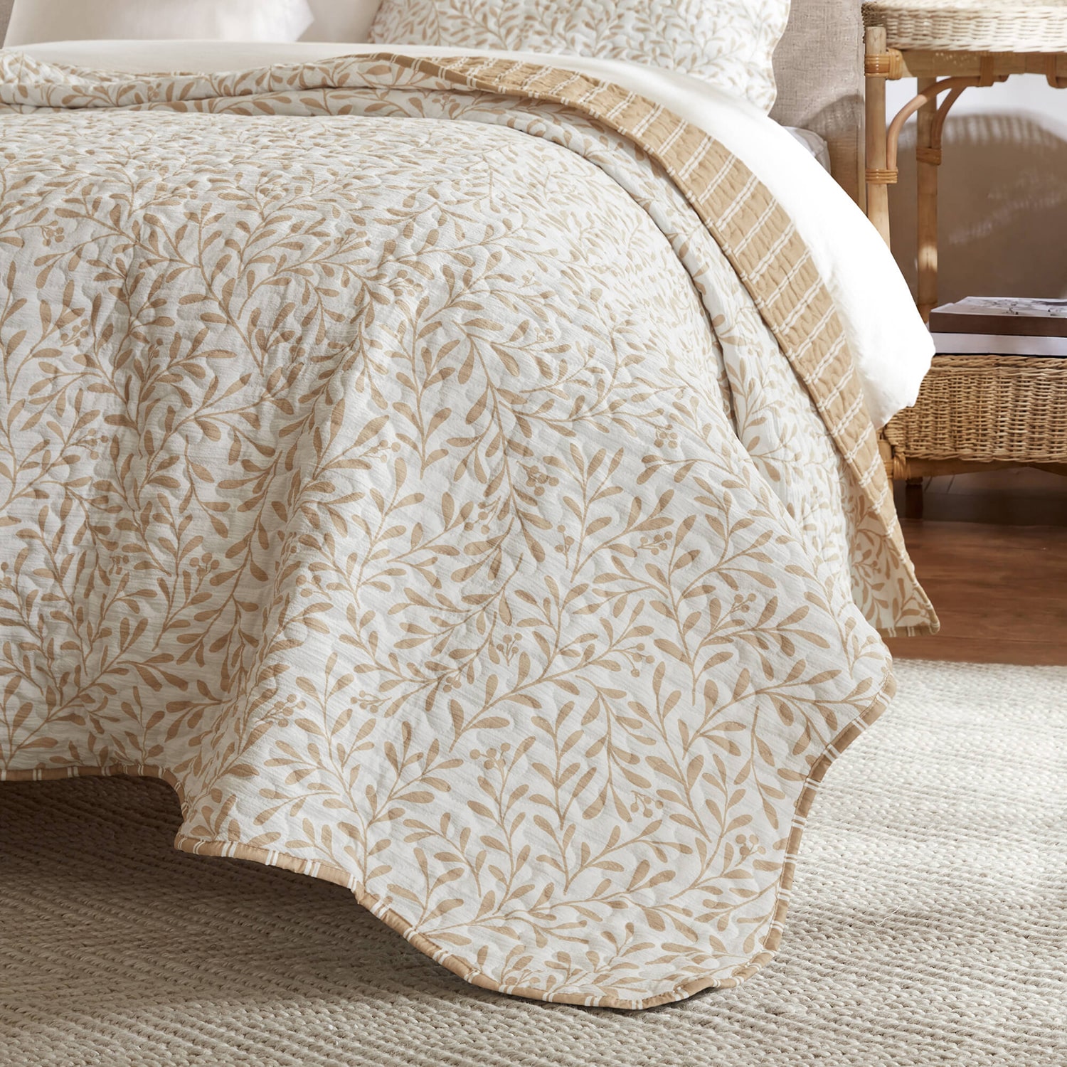 Madison Park Eamon Reversible Print Scalloped Edge 3-pc. Quilt Set