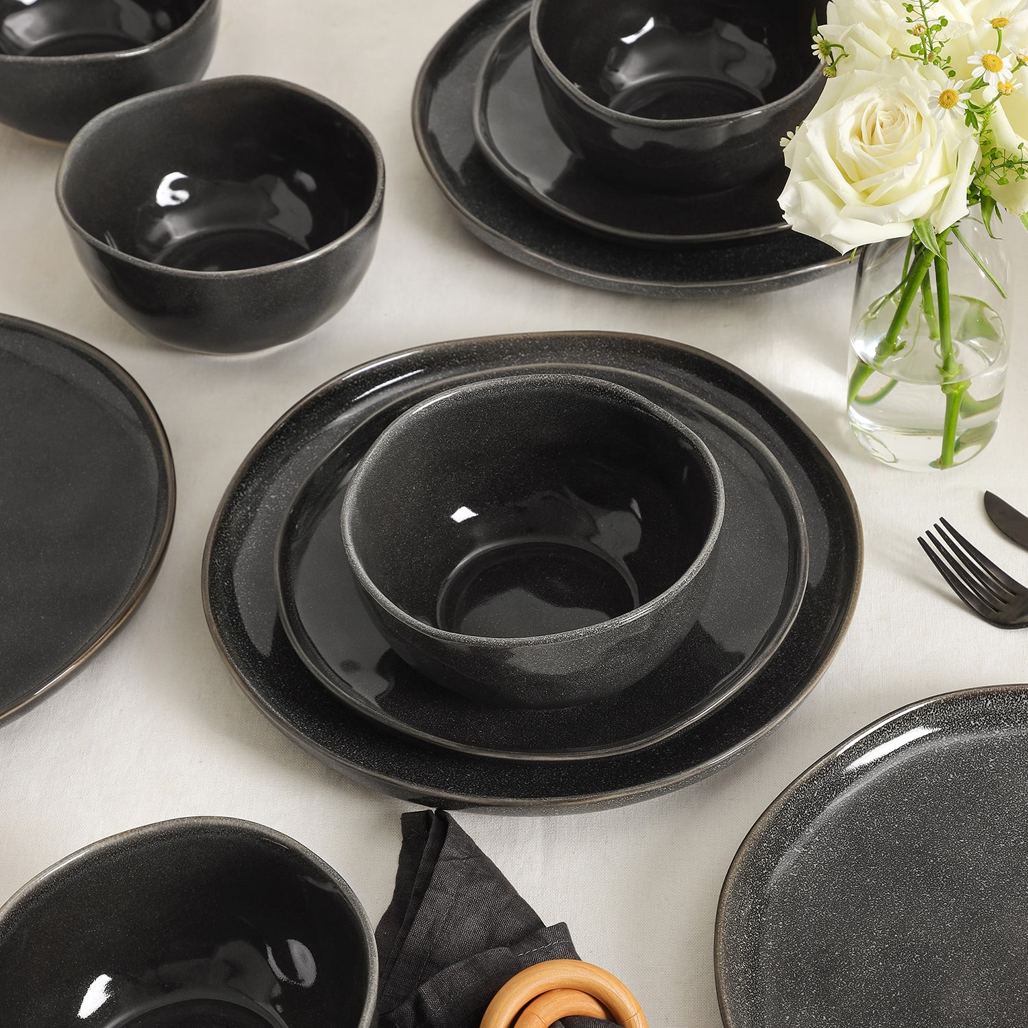 Stone + Lain Mirella 24-pc. Stoneware Dinnerware Set