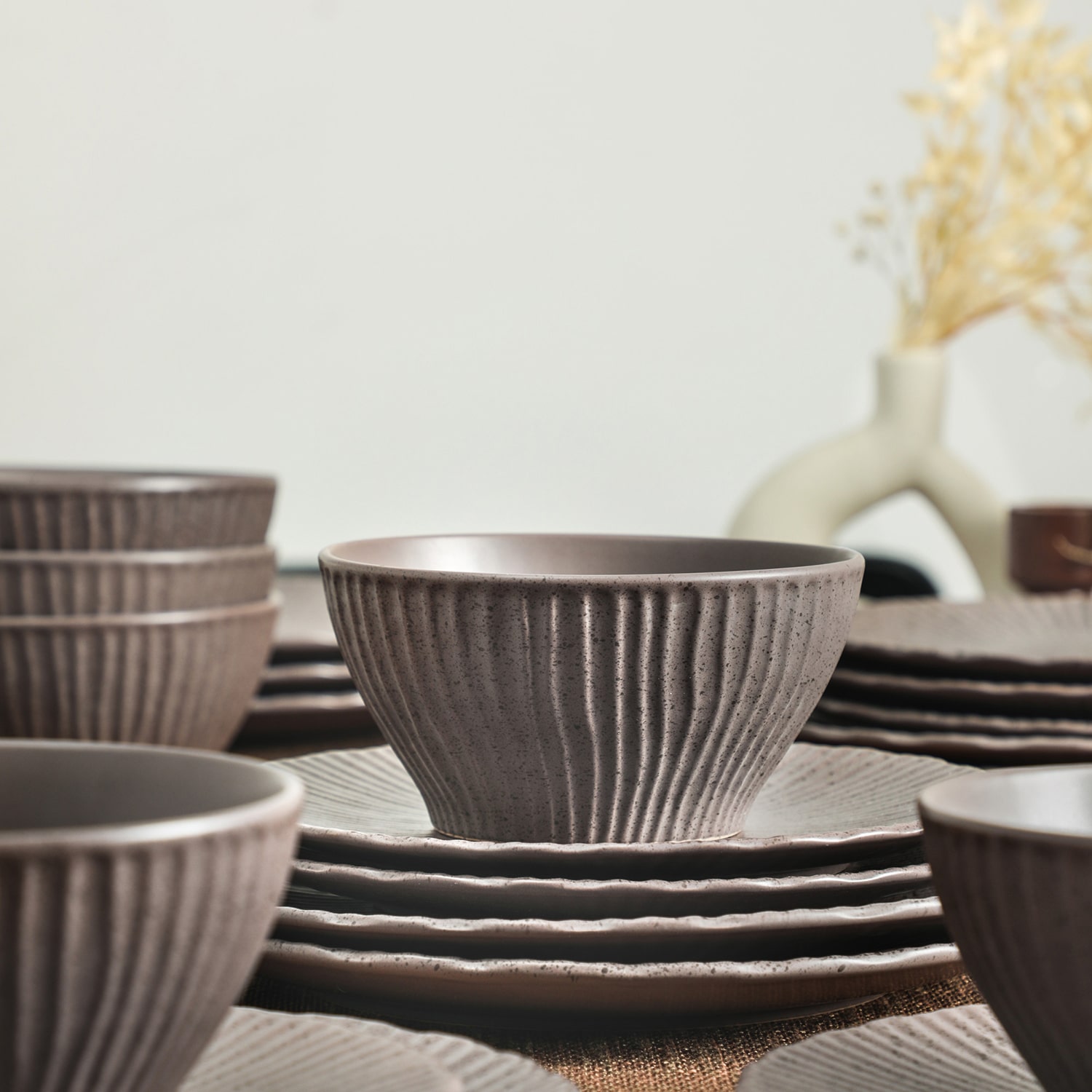 Stone + Lain Arlo 24-pc. Stoneware Dinnerware Set