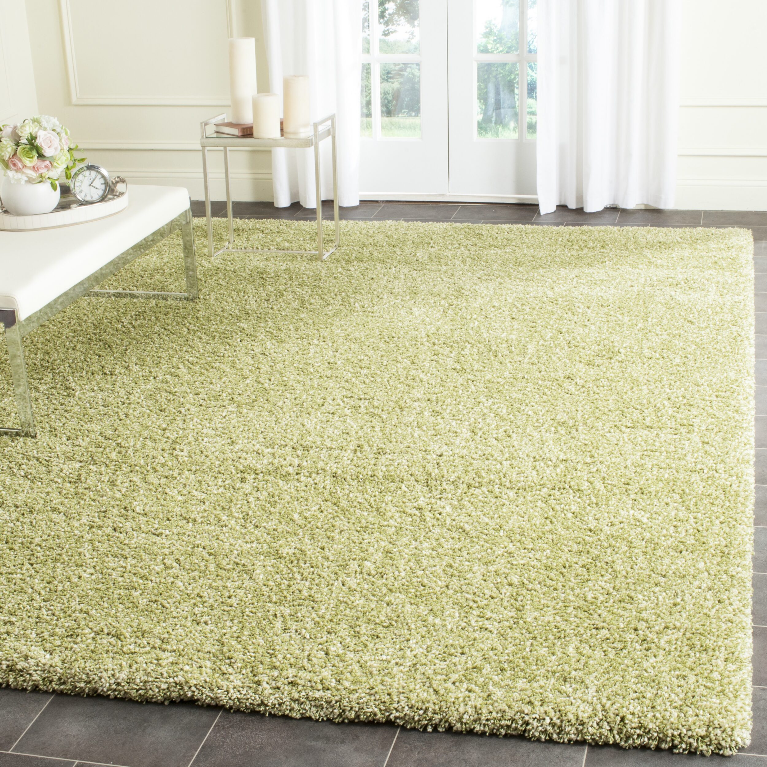 Safavieh Santa Monica Shag Collection Ainsley Solid Area Rug