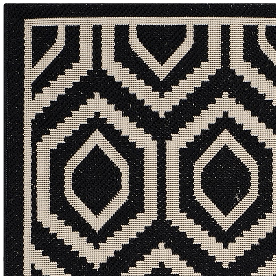 Safavieh Courtyard Collection Carmella Geometric Indoor/Outdoor Round Area Rug