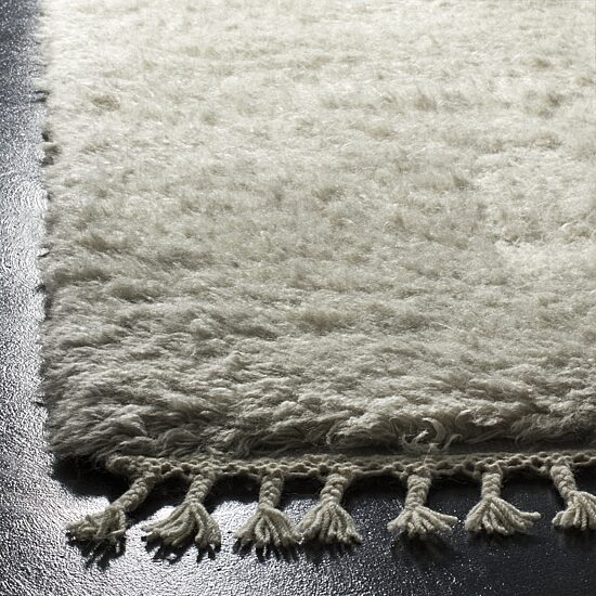 Safavieh Casablanca Collection Medici Solid Area Rug