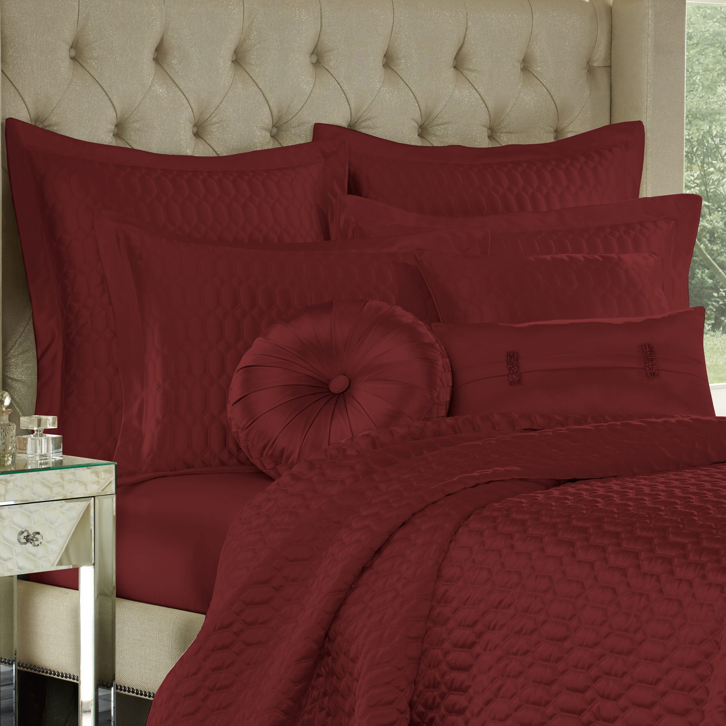 Five Queens Court Saranda Coverlet