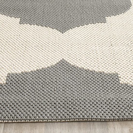 Safavieh Courtyard Collection Celina Geometric Indoor/Outdoor Square Area Rug