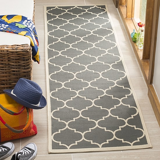 Safavieh Courtyard Collection Amias Geometric Indoor/Outdoor Runner Rug