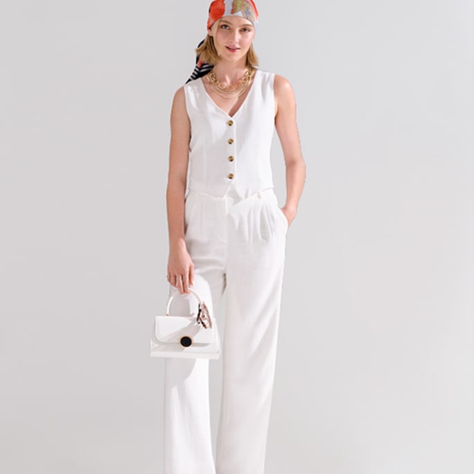 by&by Juniors Womens OffWhite Vest
